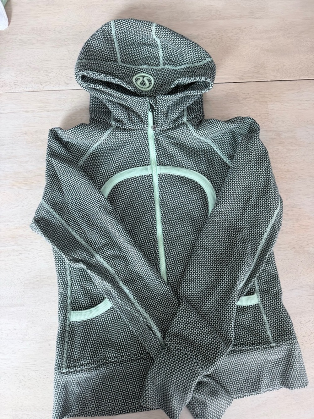lululemon athletica Mint Trim Hooded Knit Jacket - Black/Mint